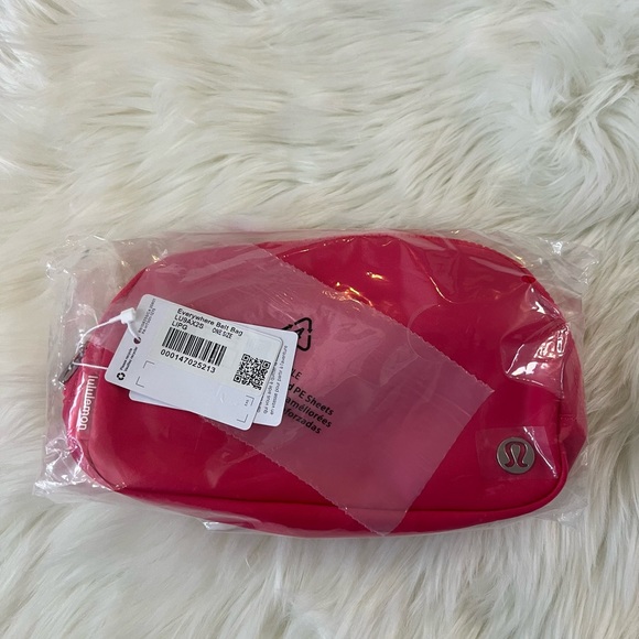 Lululemon Everywhere Belt Bag 1L Lip Gloss - Picture 5 of 7